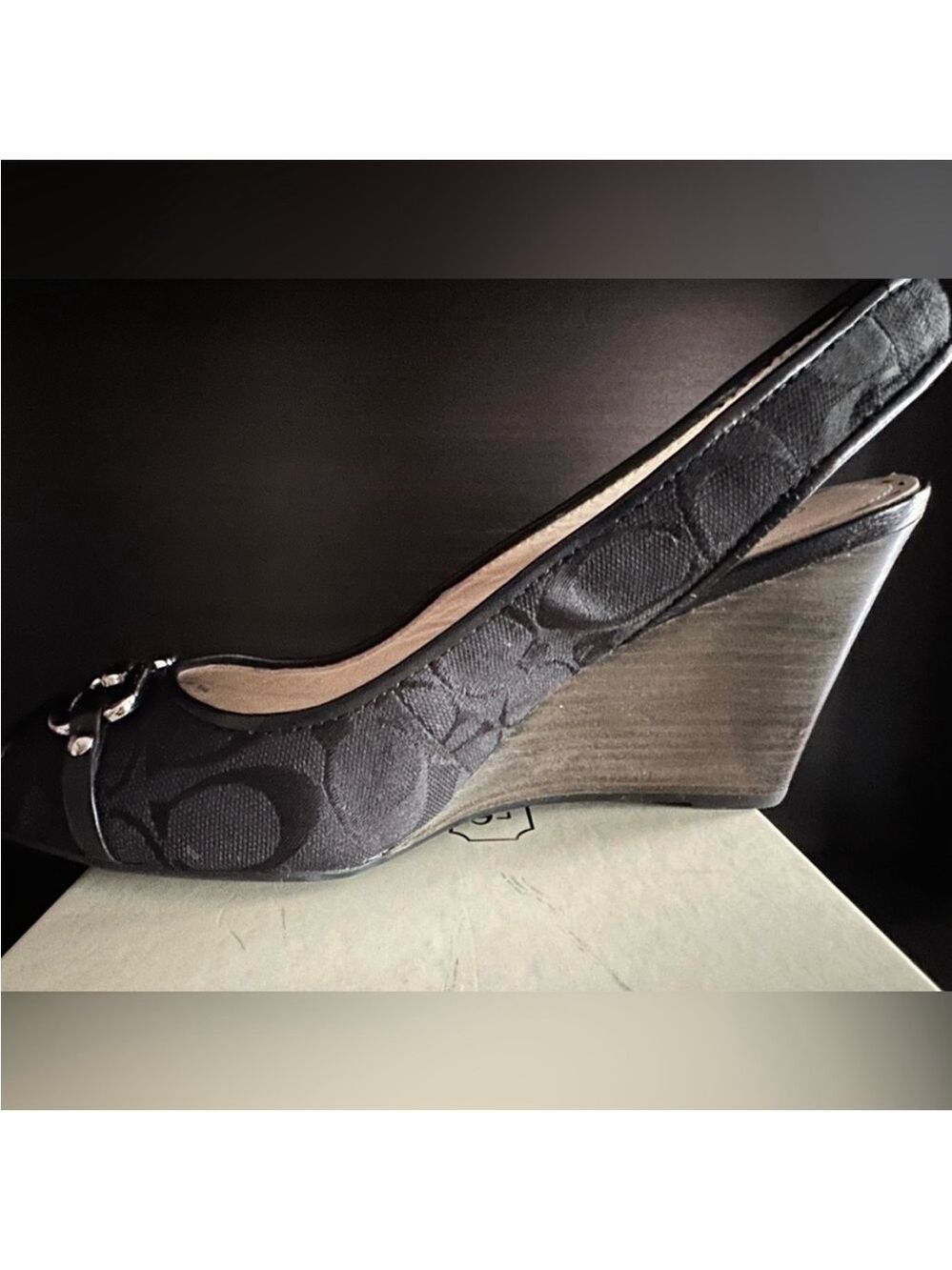 COACH CYNTHIA 12CM SIGNAURE BLACK
WEDGE SANDAL SHOES 9.5/M NIB - Picture 4 of 6